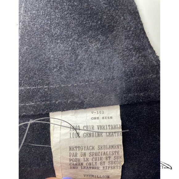 100% Leather Vest with Gold Detail - Picture 4 of 4